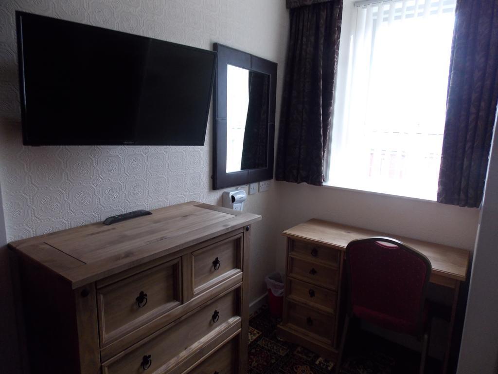 The Trafford Hotel Blackpool Room photo